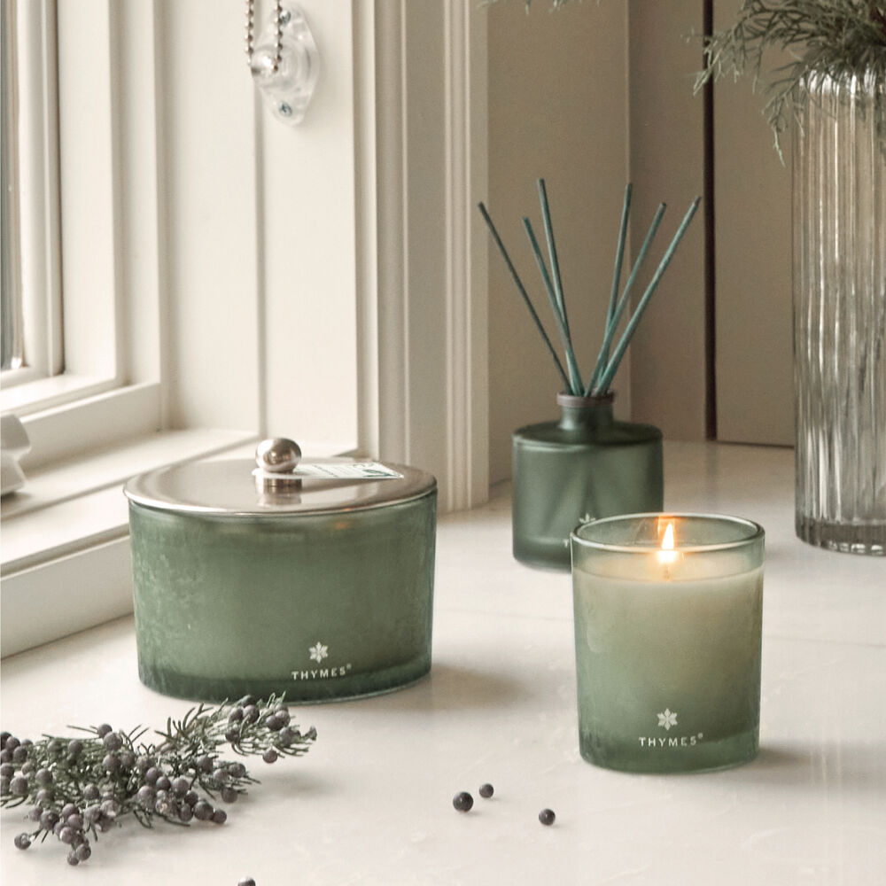 Thymes Highland Frost Large Candle in different sizes image number 3